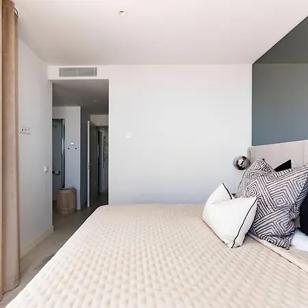 Luxury - Higueron West Apartment